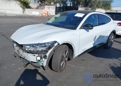 2023 Ford Mustang Mach-E Premium z USA, uszkodzony, nr VIN 3FMTK3R48PMA71173